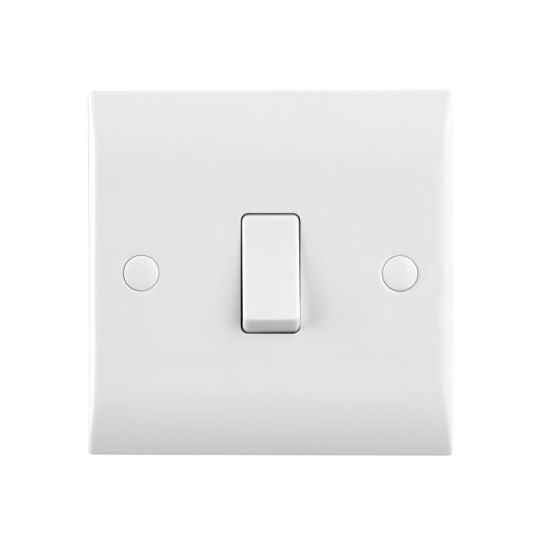 Saxby Curved Edge 10Ax 1G 1-Way Switch in White