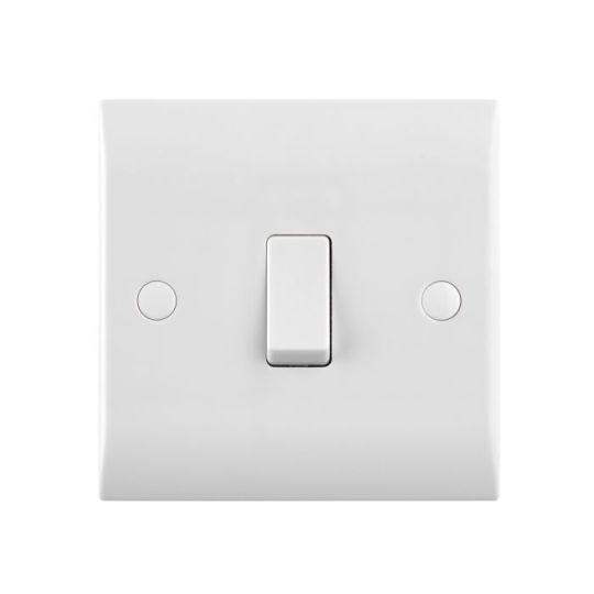 Saxby Curved Edge 10Ax 1G Intermediate Switch in White