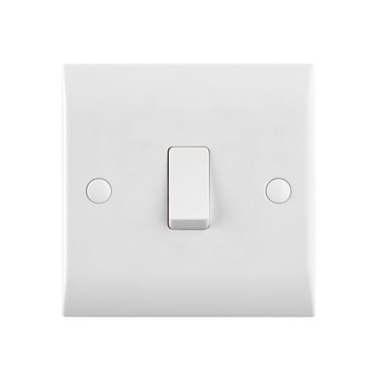 Saxby Curved Edge 20A 1G Dp Switch in White
