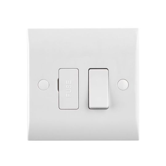 Saxby Curved Edge 13A Switched Fused Spur Unit in White