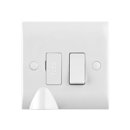 Saxby Curved Edge 13A Switched Fused Spur Unit With Flex Outlet in White