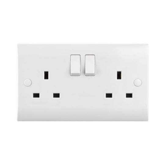 Saxby Curved Edge 13A 2G Dp Switched Socket in White