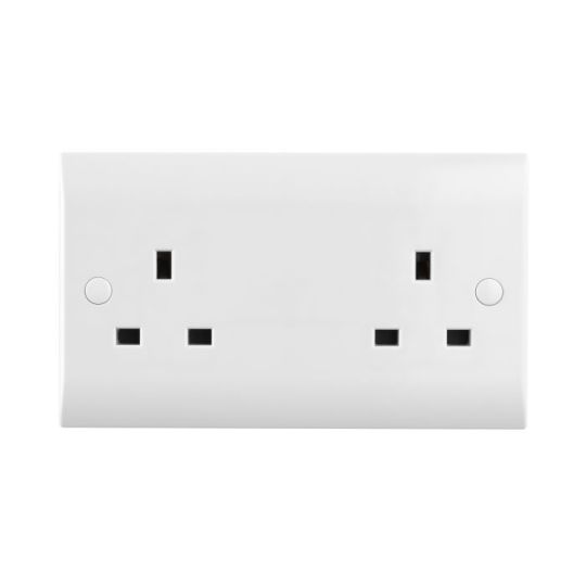 Saxby Curved Edge 13A 2G Sp Unswitched Socket in White