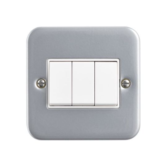 Saxby Metal Clad 10Ax 3G 2-Way Switch in Silver Effect Paint