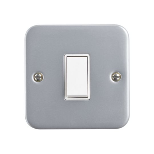 Saxby Metal Clad 10Ax 1G Intermediate Switch in Silver Effect Paint