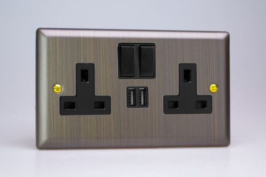 Varilight Antique Brass 2-Gang 13A Single Pole Switched Socket + 2x5V DC 2100mA USB Charging Ports 